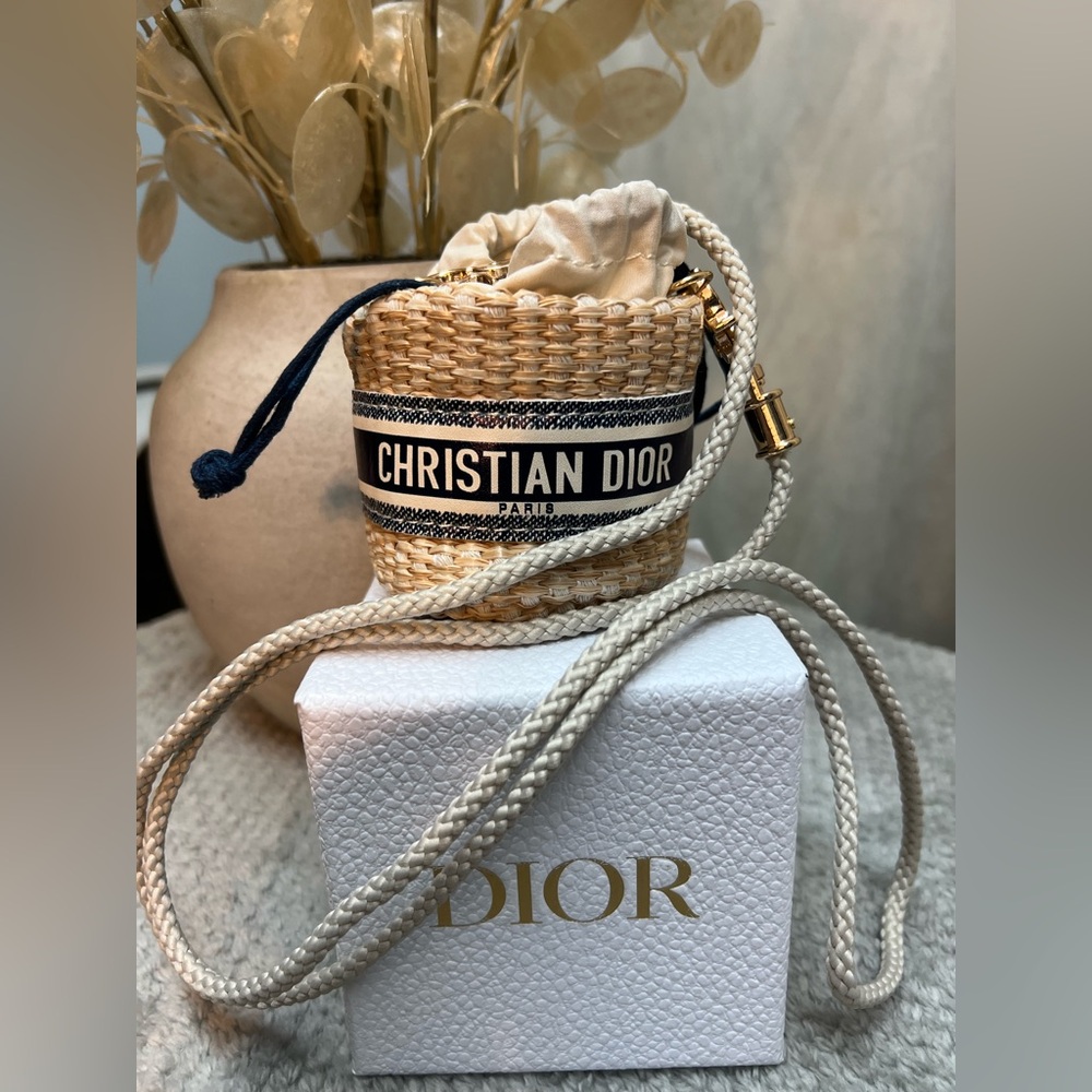 ⚓️DIOR Beaute micro VIP crossbody drawstring strawbag